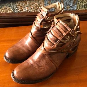 Freebird Stair booties Cognac Size 9